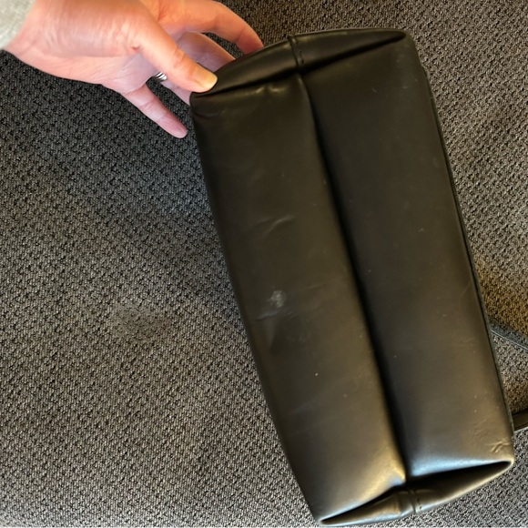 Medium Portland Leather Company crossbody - Picture 6 of 10